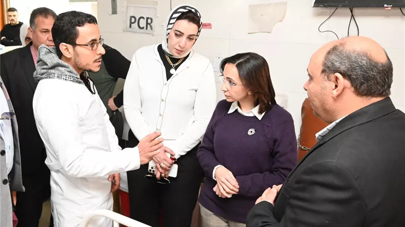 محافظ البحيرة تحيل المقصرين بمستشفى حمدي الطباخ بأبو حمص للتحقيق 