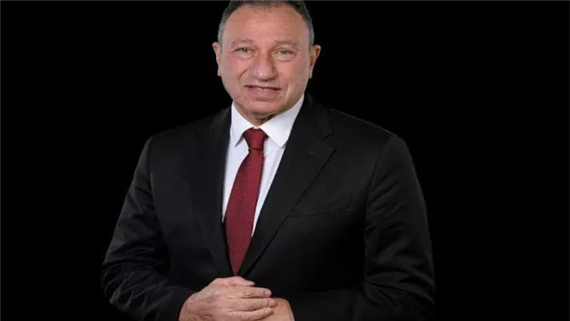 الخطيب يهنئ رجال طائرة الأهلي بالثلاثية 