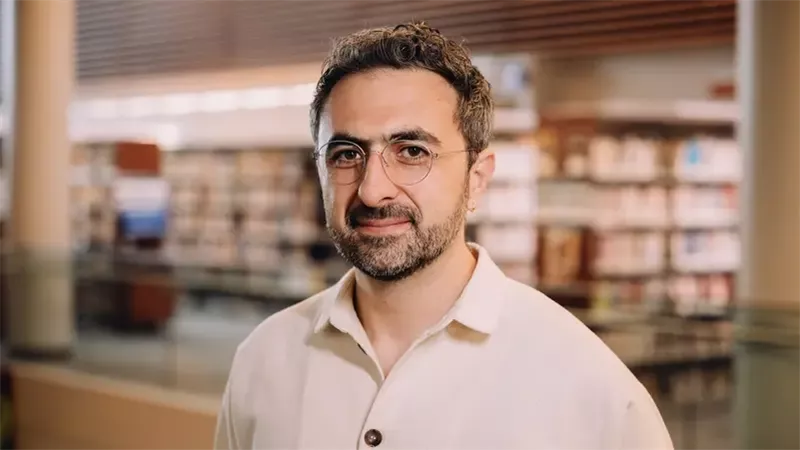 ملحد من أصل سوري.. من هو مصطفى سليمان الرئيس التنفيذي لشركة مايكروسوفت؟