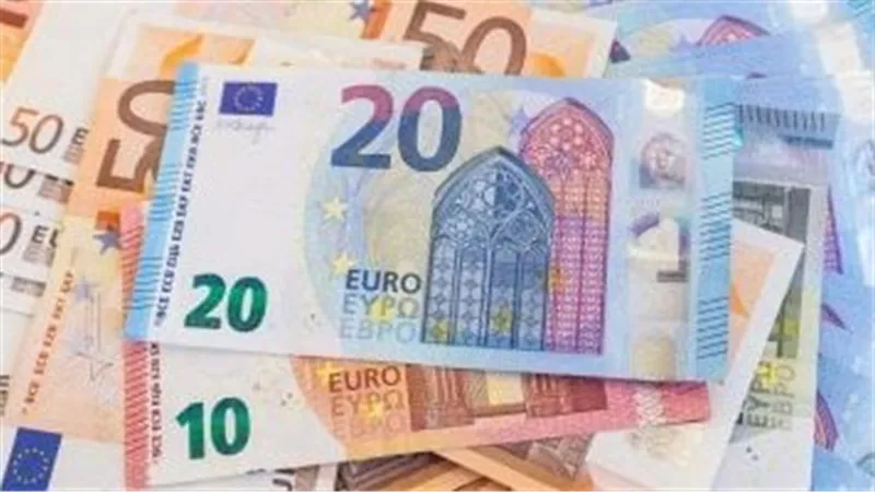 «عاصفة ثلجية أرضية» تغضب سعر اليورو بمنتصف تعاملات اليوم 4/5/2025