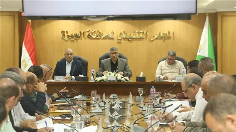 محافظ الجيزة يتابع جهود تقنين واسترداد أراضي أملاك الدولة