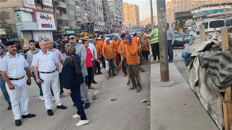 حملة موسعة بشبرا الخيمة ترفع 20 طن مخلفات وتزيل 12 عربة كارو