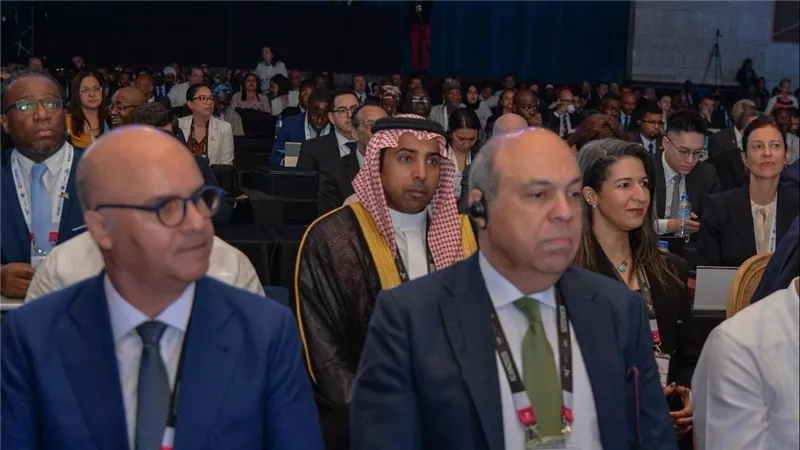 وزير الطيران يشارك في المؤتمر الدولي لخدمات النقل الجوى