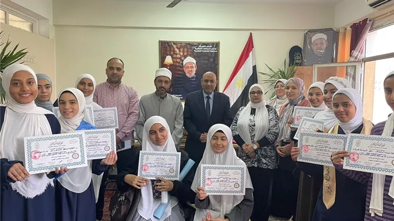ختام فعاليات الملتقى الفكري للمرحلتين الإعدادية والثانوية بالقاهرة الأزهرية