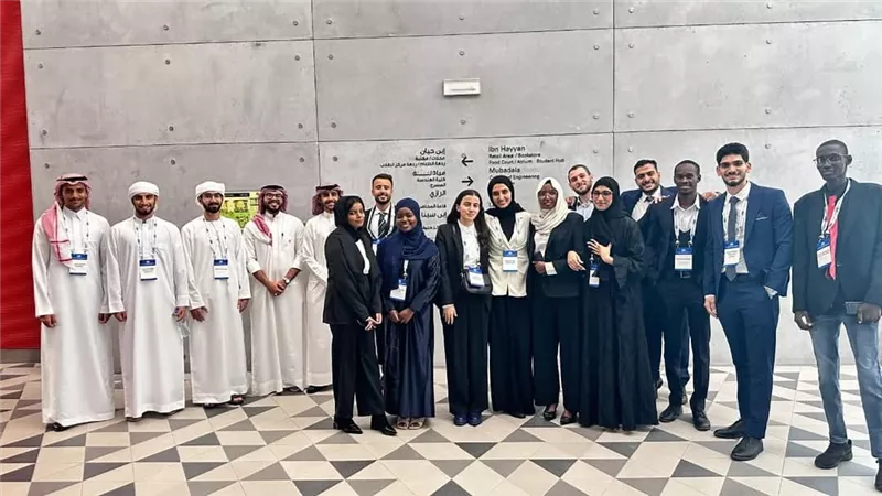 رئيس جامعة السويس يهنئ طلبة هندسة البترول والتعدين للمشاركة في مسابقة عالمية