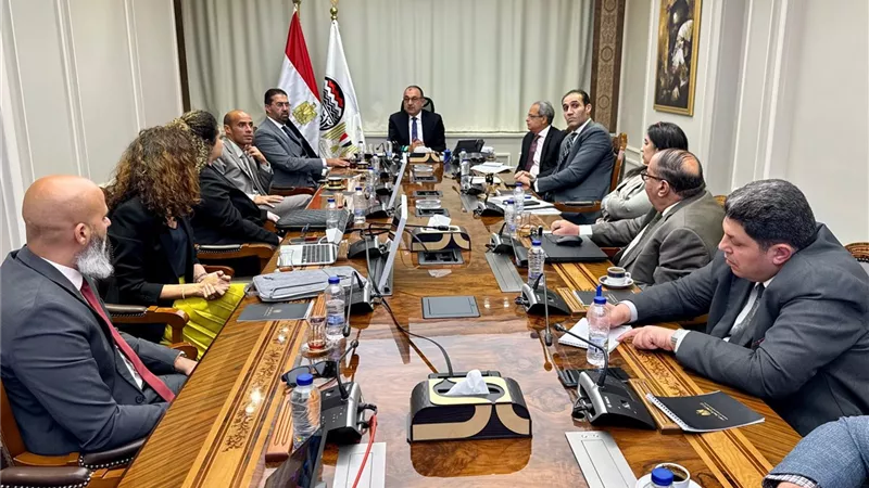 وزير قطاع الأعمال يجتمع بمسؤوليSAP مصر لمتابعة تنفيذ مشروع 