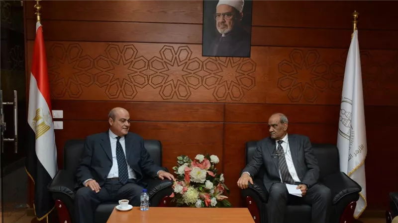 وفد الهيئة العامة لتعليم الكبار يزور «خريجي الأزهر» ويُشيد بدورها 