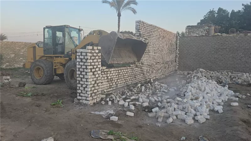 محافظ الجيزة: تنفيذ ١٦ حالة إزالة لمخالفات بناء وتعديات على الأراضي الزراعية