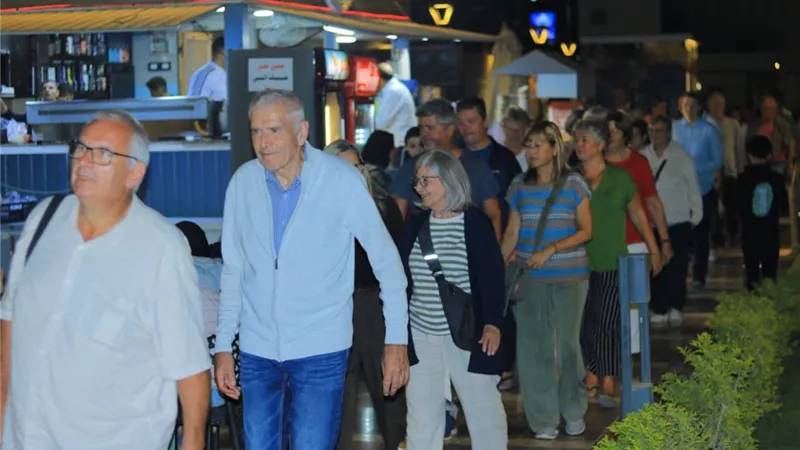 42 زائراً ألمانياً بجولة بممشى كورنيش النيل ببنى سويف