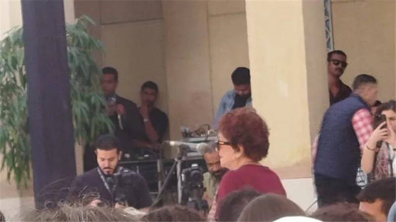 لبلبة تفاجئ الحضور بالغناء في ندوة المخرج محمد عبدالعزيز بمهرجان القاهرةة 