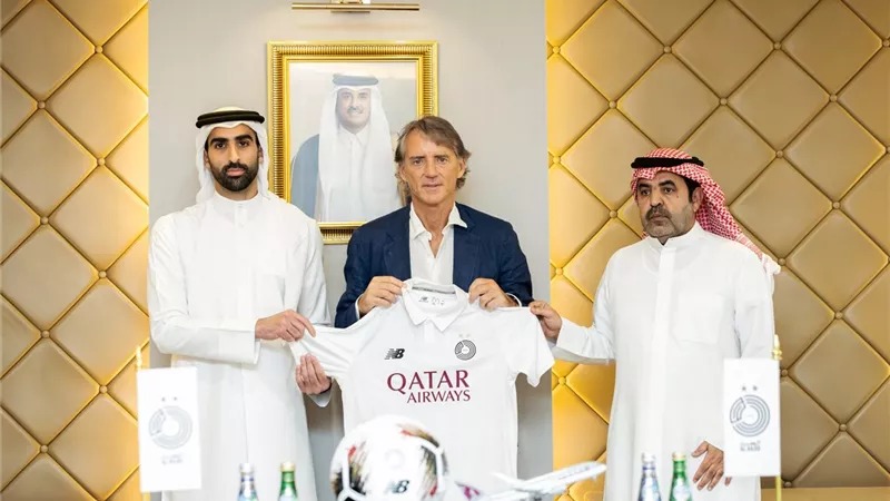 رسميًا.. السد القطري يتعاقد مع الإيطالي روبرتو مانشيني