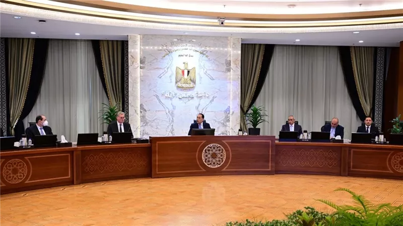 رئيس الوزراء يتابع جهود جذب المزيد من الاستثمارات الأجنبية للعديد من القطاعات 