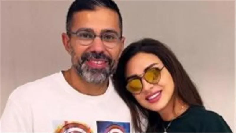 أول ظهور للفنانة أنغام برفقة طبيبها المعالج بألمانيا 