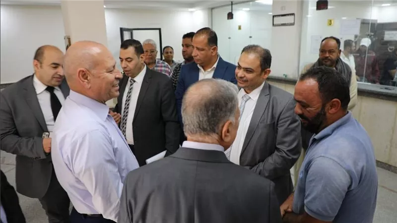 محافظ القاهرة يتفقد منطفة شق الثعبان في اطار متابعته لأعمال التطوير الجارية