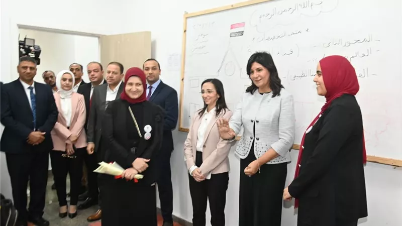 محافظ البحيرة  والسفيرة نبيلة مكرم يشهدان احتفالية 