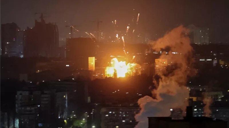 هجمات بالمسيرات تضرب كييف.. مقتل 3 وإصابة 26 شخصًا