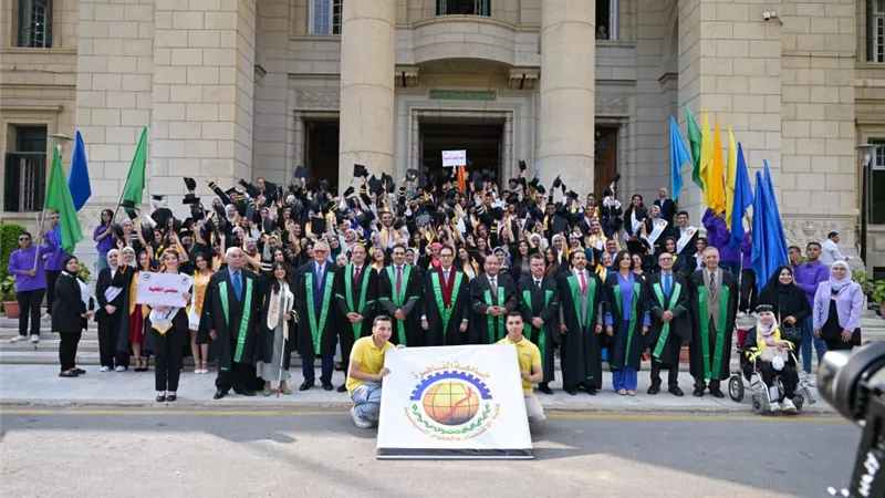 جامعة القاهرة تحتفل بتخريج دفعة 2025 وتكرم أبطال دفعات اليوبيل الذهبي والفضي