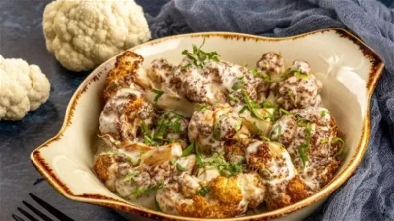 بطاطس بالقرنبيط والطحينة.. وصفة غنية ولذيذة لغداء سريع ومغذي 	