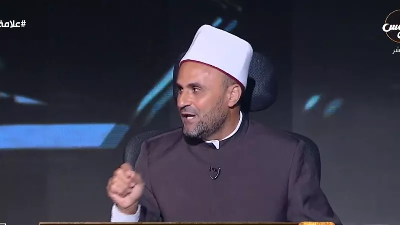 عالم أزهري: سيدنا محمد تعرض للسحر وجبريل نزل من السماء لرقيته