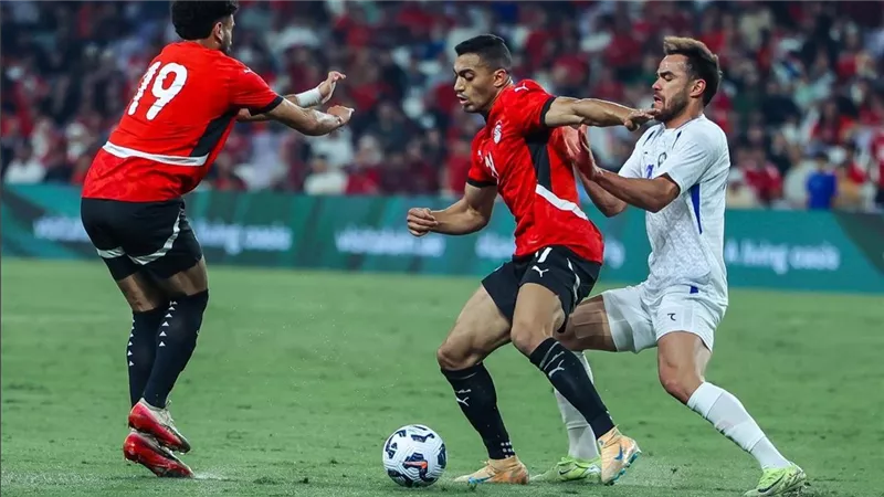 لاعب منتخب مصر السابق: أوزبكستان أعطتنا درسًا وطريقة اللعب أثرت على اللاعبين