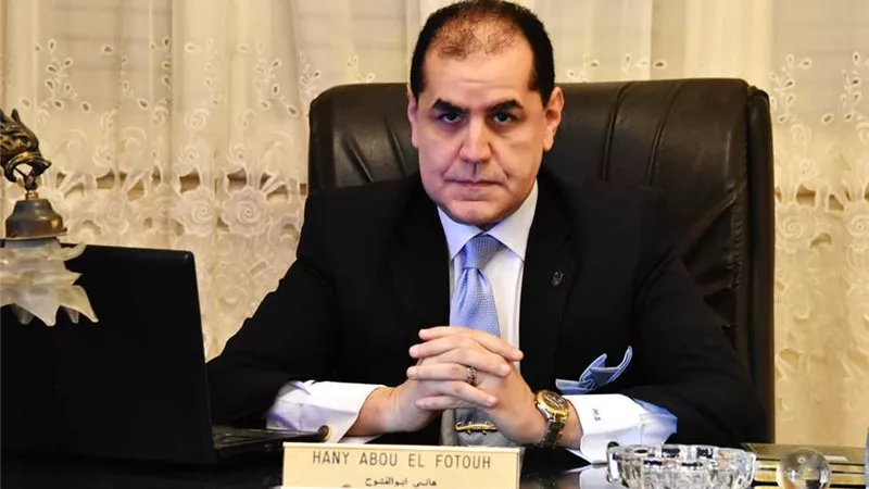 هل ينجح الاستثمار في الذهب بعد قرار الرقابة المالية؟.. خبير يوضح 