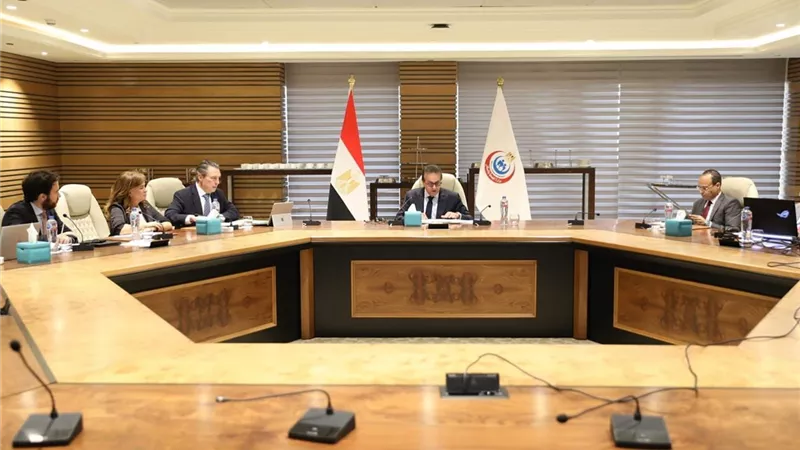 وزير الصحة يستقبل وفد البنك الأوروبي لإعادة الإعمار لبحث تطوير المنشآت الصحية