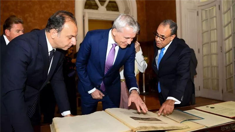 وزير الخارجية يؤكد اهتمام الدولة باسترداد جميع القطع الأثرية المصرية