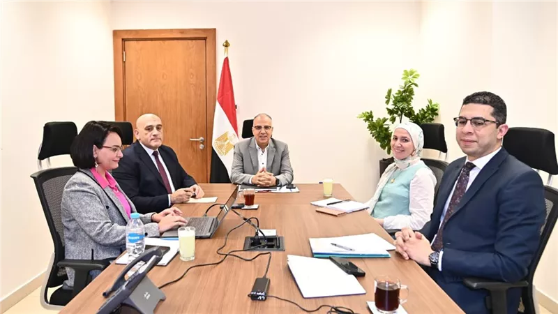 د.سويلم يبحث إجراءات إعداد دراسة لتقييم معدلات الملوحة بشبكة المصارف الزراعية