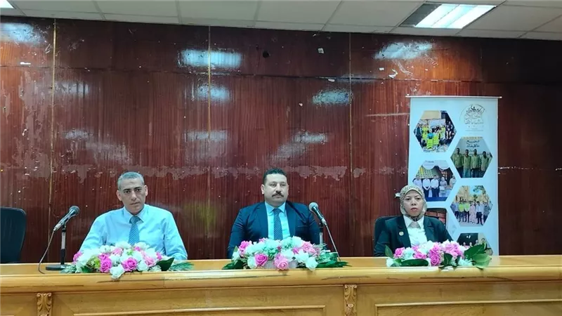 ندوة حول الأمن السيبراني وأهميته في حماية المعلومات بالعصر الرقمي بتجارة بنها