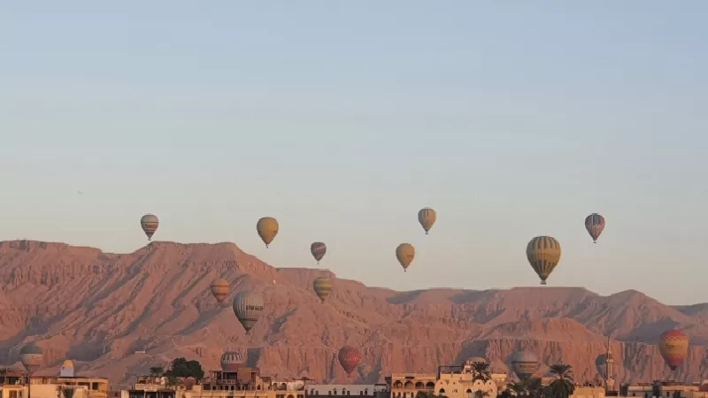عودة التحليق فوق سماء طيبة.. 65 رحلة بالون طائر تنطلق مجددًا وتحمل 1800 سائح