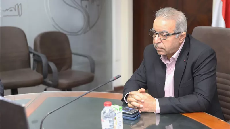 اجتماع موسّع برئاسة المهندس سامي قنديل لمراجعة النقاط الساخنة وخطط التعامل 