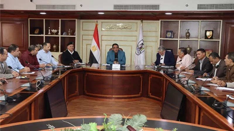 بنى سويف: بحث موقف المُتغيرات المكانية الخاصة بتعديات البناء المُخالف 