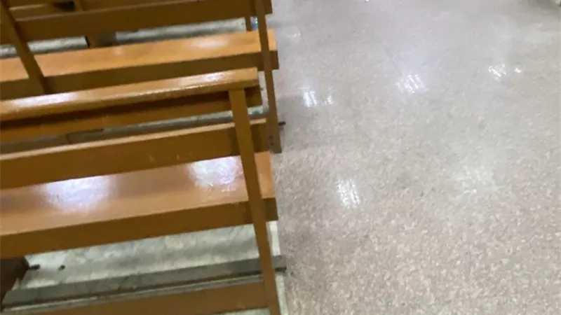 القاضي يأمر براحة مؤقتة للجلسة بعد زخم المرافعات بين الأطراف بقضية سارة خليفة