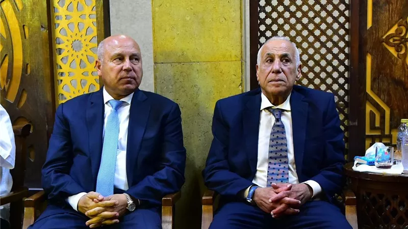 كامل الوزير يقدم واجب العزاء لحسين لبيب في وفاة محمد صبري