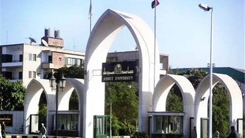 بيان رسمي: إجراءات قانونية ضد أستاذ بجامعة أسيوط بعد مخالفات متكررة