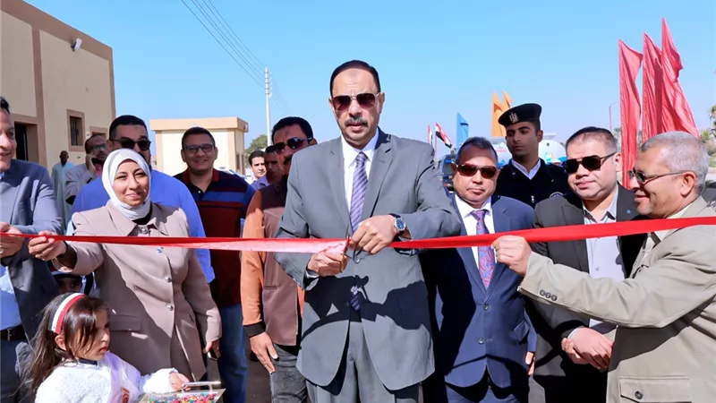 محافظ سوهاج يفتتح مشروع إنشاء وتشغيل شوادر المراغة الجديدة.. صور