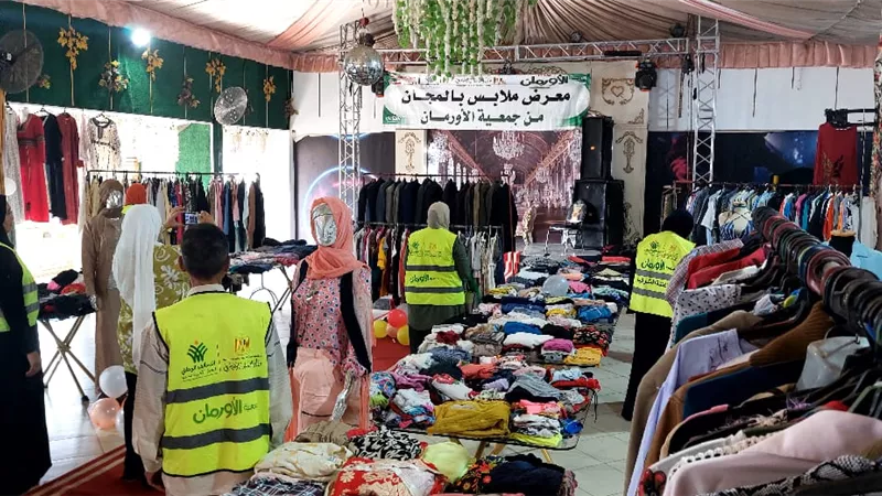 «تضامن الشرقية» توزع 2500 قطعة ملابس جديدة مجانا لدعم الأسر الأولى بالرعاية