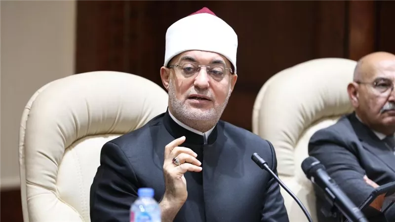 مفتي الجمهورية: الشائعات تهدد الأمن القومي ونقل المعلومة من مصدر موثوق أمانة