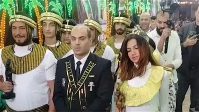 من الزي الفرعوني إلي اللودر ومسيرة وسط الترعة.. أغرب حملات انتخابية في مصر