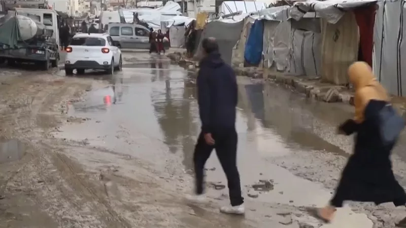 الدفاع المدني بغزة: الأمطار تكشف كارثة إنسانية جديدة وسط دمار البنية التحتية