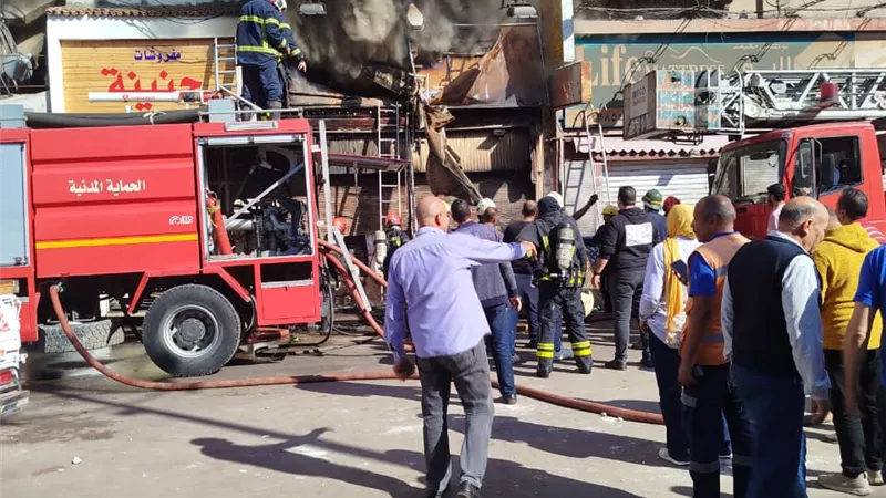 السيطرة علي حريق اكشاك بالمنشية في الإسكندرية و إخلاء الشهر العقاري بسببه