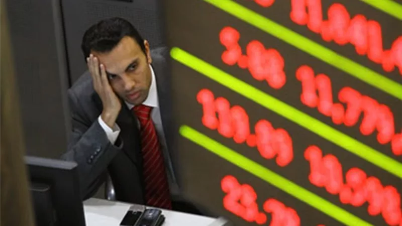 ماذا يعني إيقاف تداول الأسهم بالبورصة.. وهل يؤثر على استثمارات المتعاملين؟