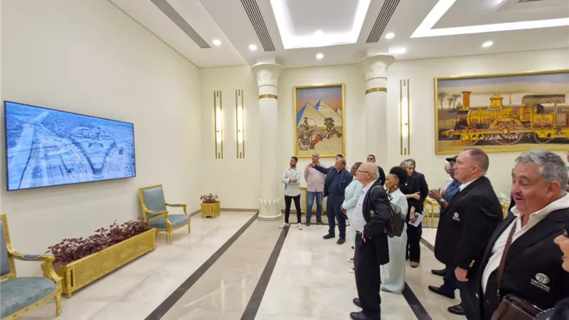 السكة الحديد تستقبل وفداً برلمانياً من جنوب أفريقيا وتستعرض أحدث منظومتها 