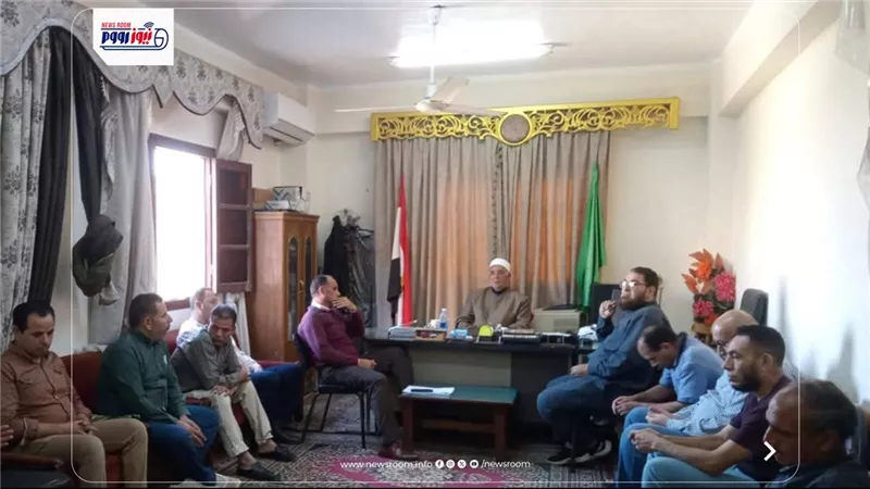 مدير أوقاف الفيوم يلتقي الإدارة القانونية لتعزيز الأداء الإداري والقانوني