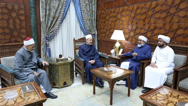 شيخ الأزهر يستقبل رئيس جامعة سراج الهدى الهنديَّة لبحث التعاون المشترك