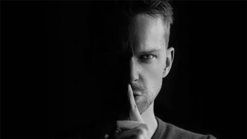 اليوم العالمي للرجال .. 6 نقاط ضعف لا يعترف بها الرجل النرجسي  