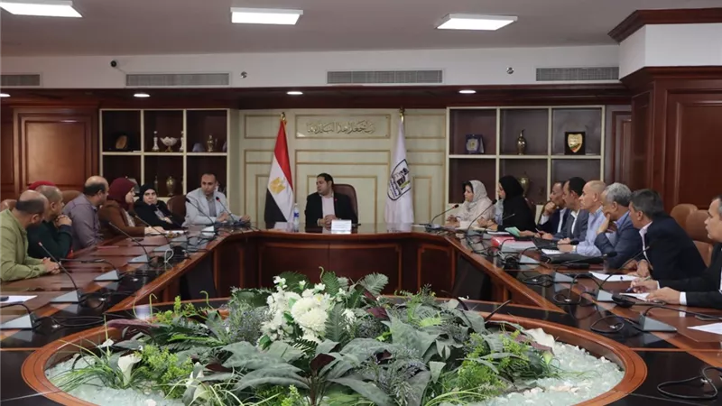 اجتماعات ببني سويف لرصد السلبيات البيئية بالقرى والمراكز وملفات التقنين