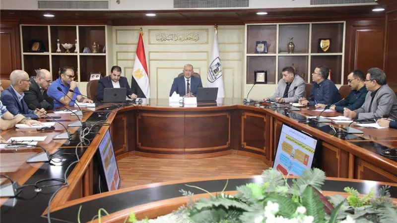 سكرتير عام بنى سويف يترأس اجتماع مجموعة العمل بموازنة البرامج والأداء 