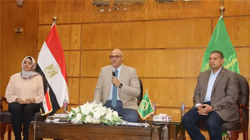 محافظ القليوبية يعقد اجتماعًا لرفع درجة الاستعداد القصوى لانتخابات النواب