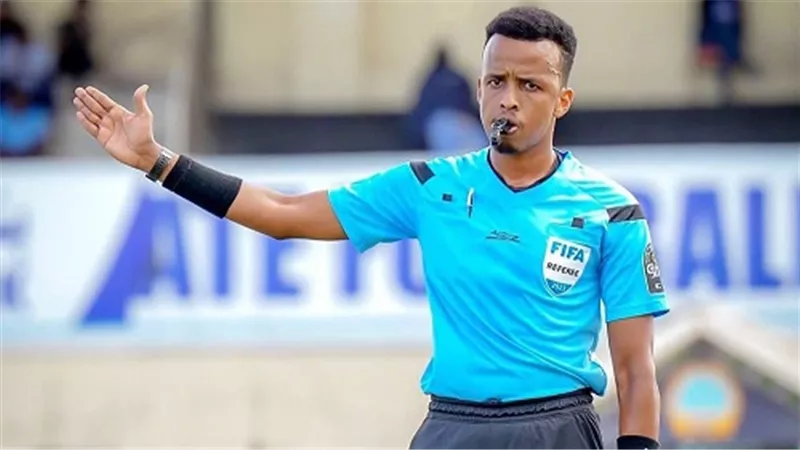 الصومالي عمر عبد القادر يفوز بجائزة أفضل حكم في إفريقيا 2025